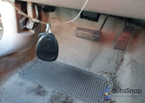 2000 Buick Lesabre Custom из США, поврежденный, VIN 1G4HP54K1Y4238463